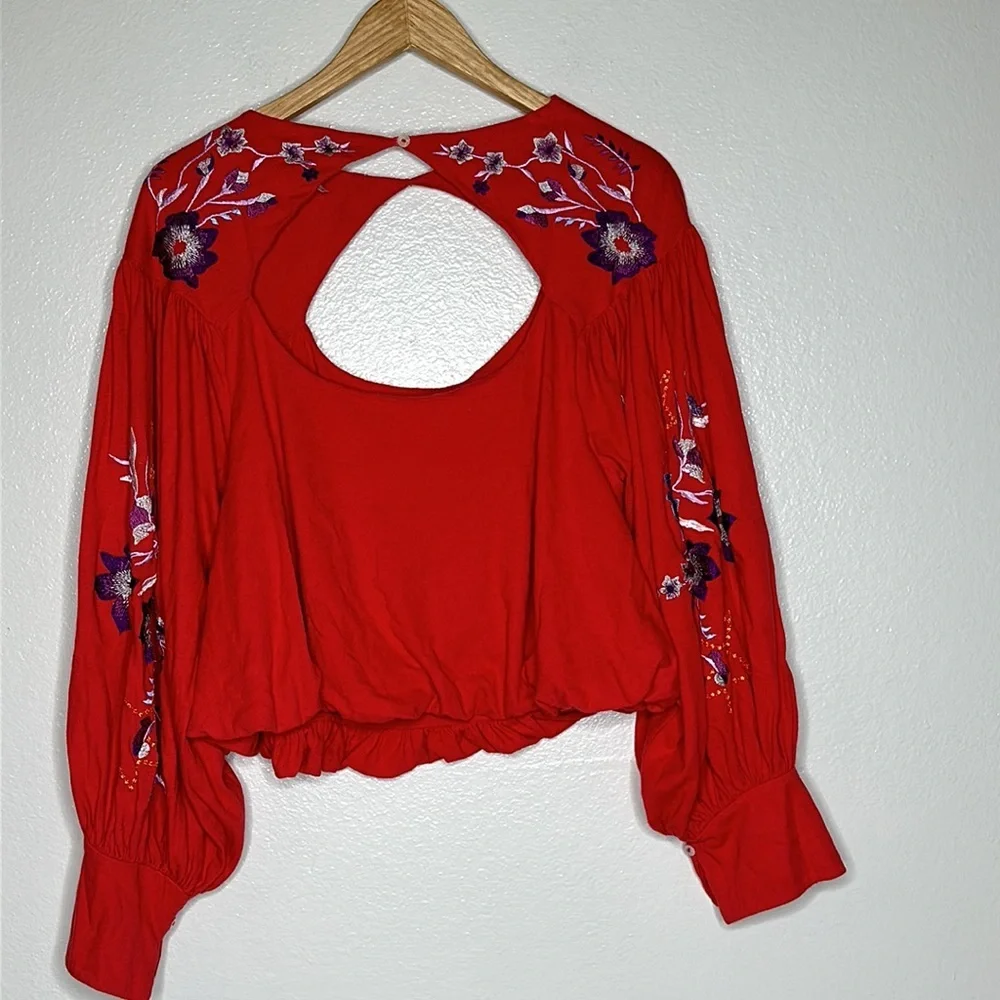 Free People Lita Floral Embroidered Bell Sleeve‎ Blouse sz XS Red